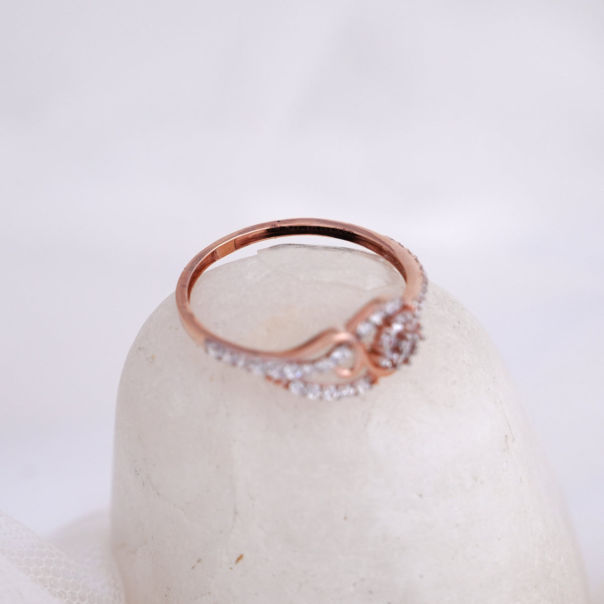 9k rose gold ring with cz stones