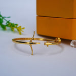 Load image into Gallery viewer, 9K Gold Bangle