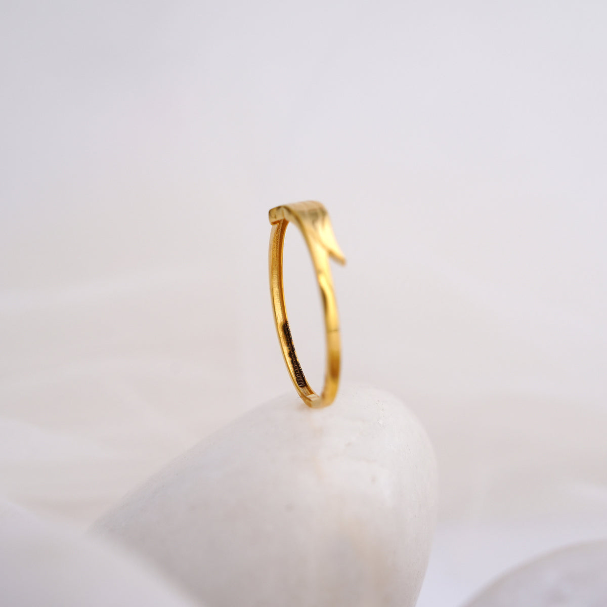 9k gold ring