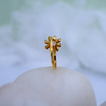 Load image into Gallery viewer, 9K Gold Ring with CZ Stones