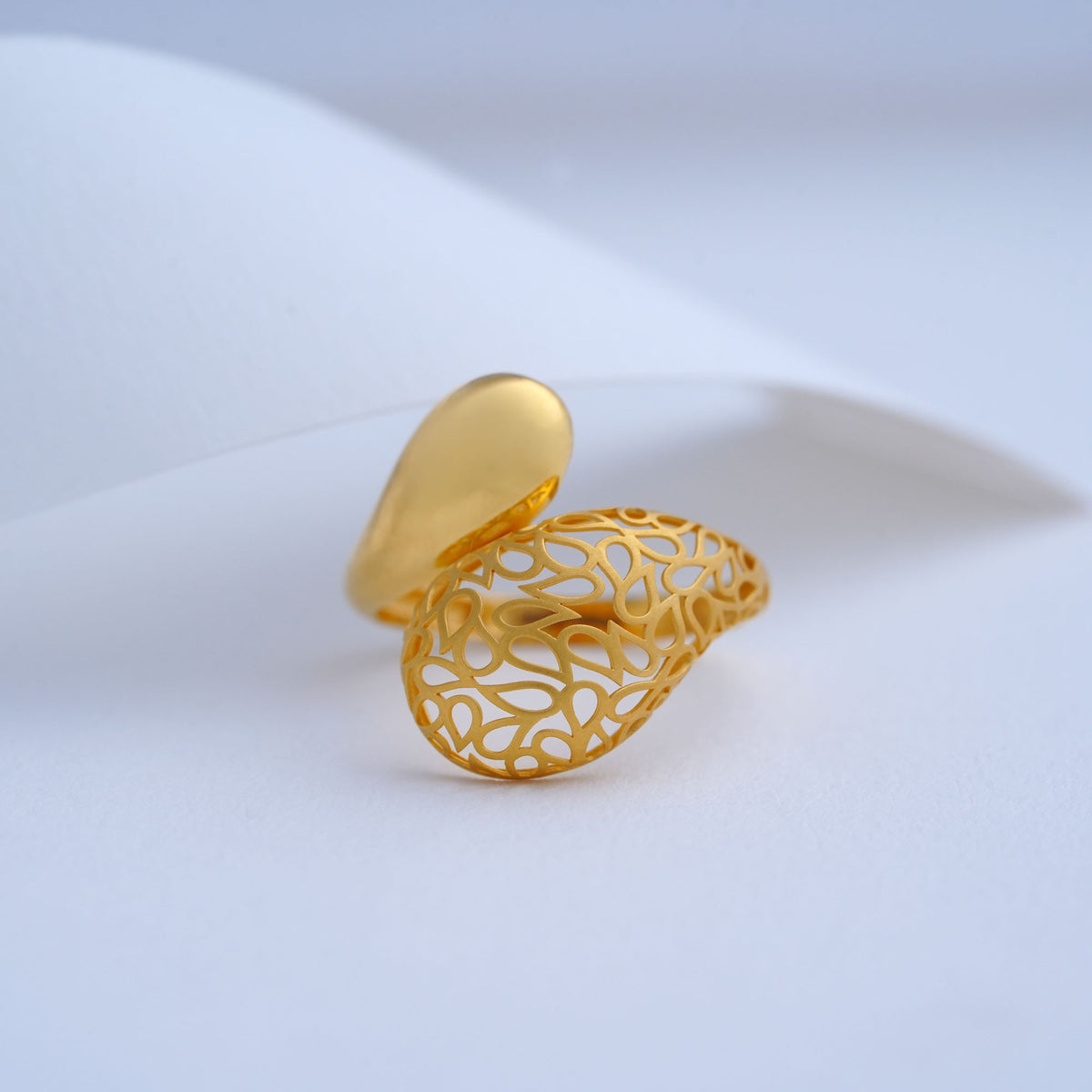 9k gold ring caia