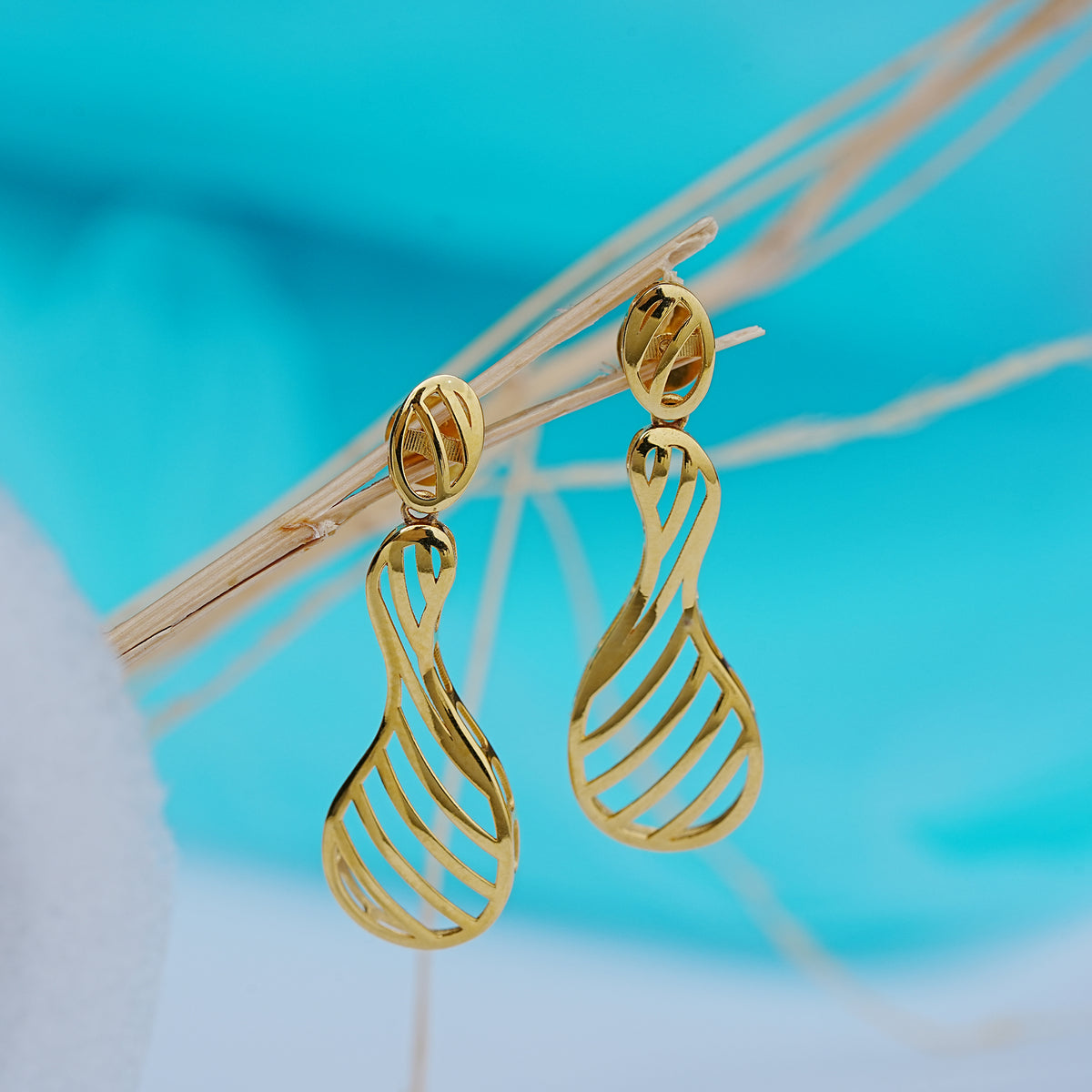 9k gold drop earrings