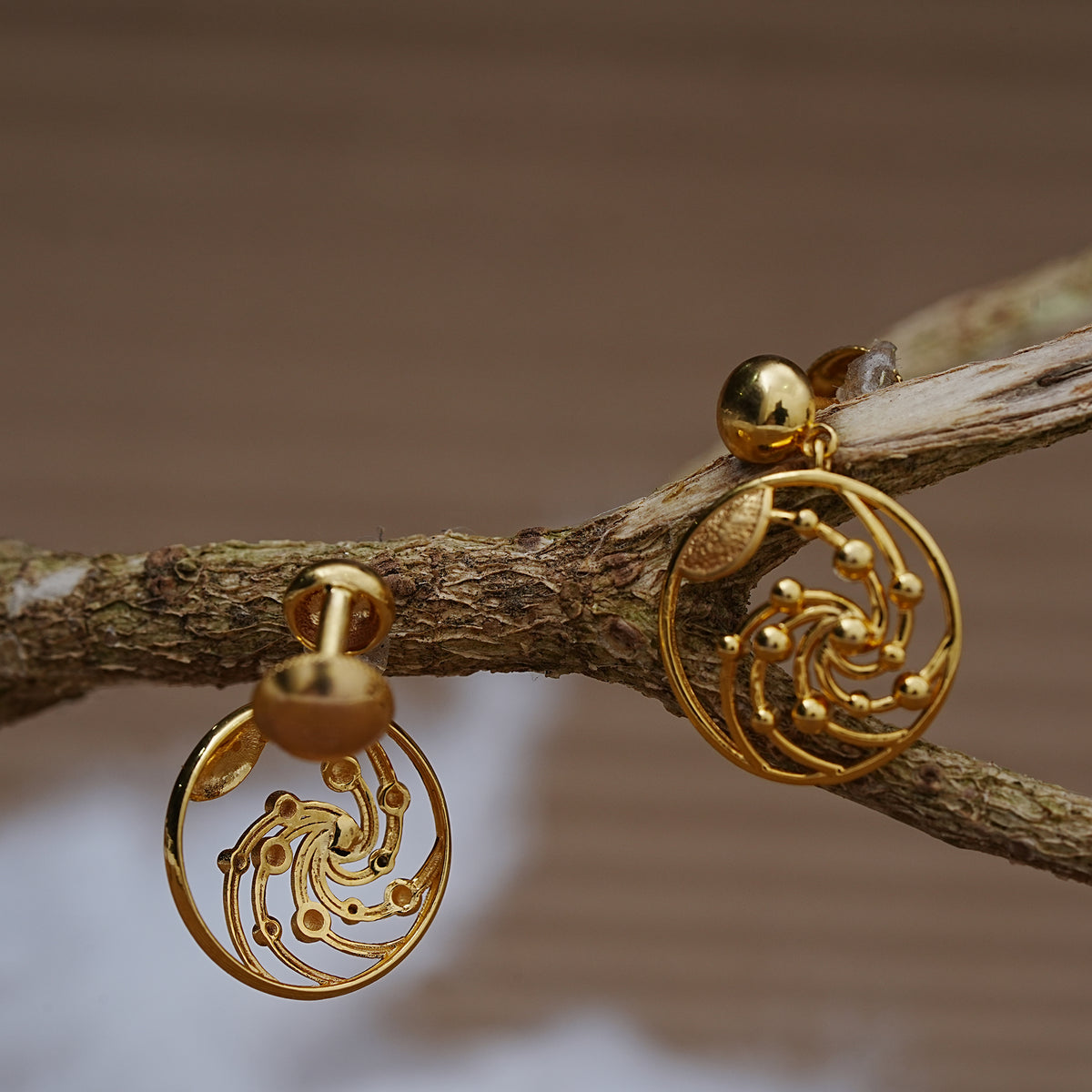 9k gold drop earrings