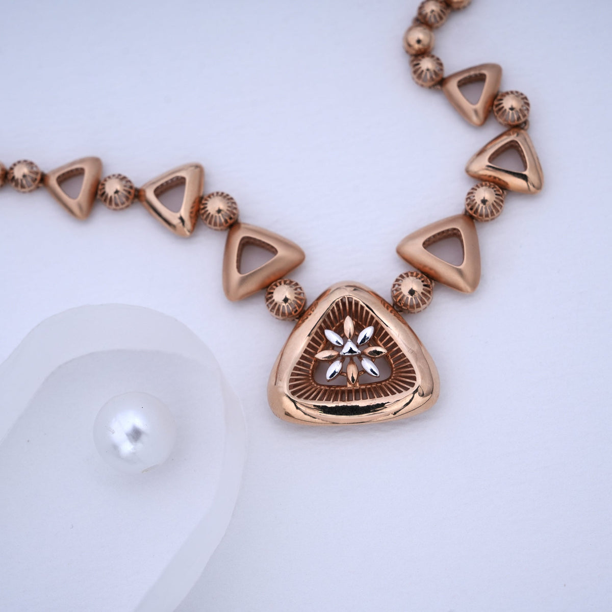 18kt gold jewellery