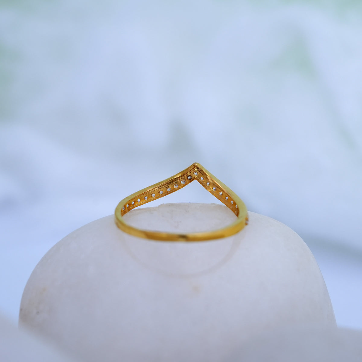 9k gold ring with cz stones