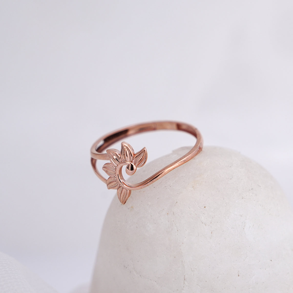 9k rose gold floral ring