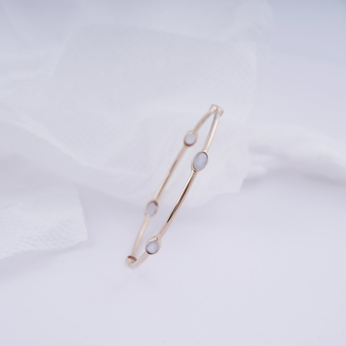 18k gold bangle for everyday wear