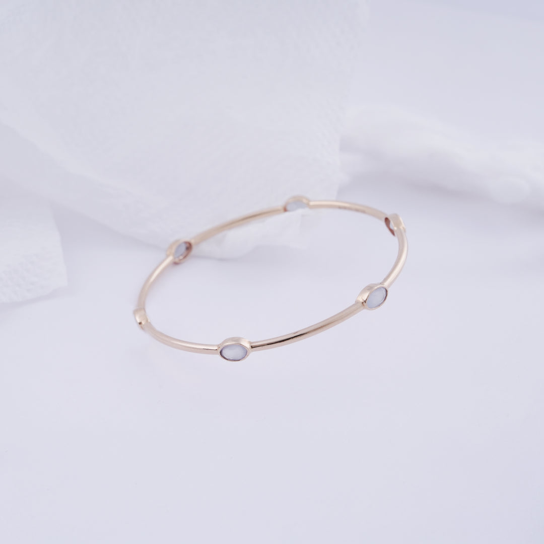 18K Gold Bangle for Everyday Wear