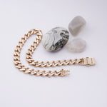 Load image into Gallery viewer, 18K Timeless Gold Bracelet for Everyday Wear
