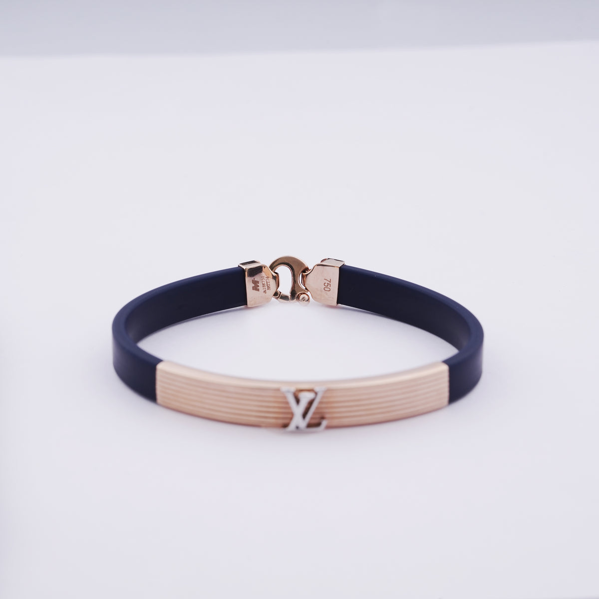 18k gold bracelet for everyday wear