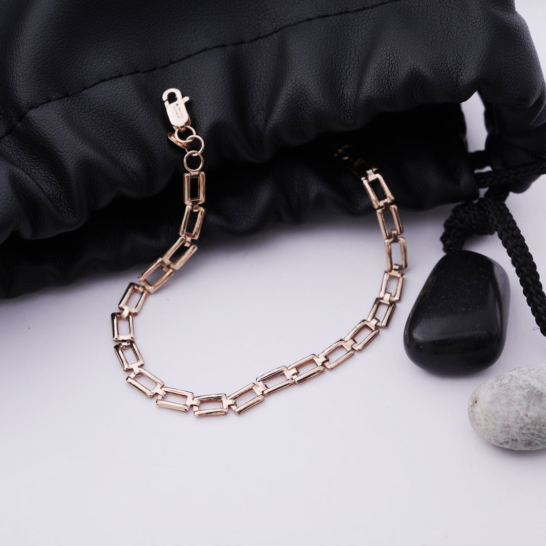 18K Timeless Gold Bracelet for Everyday Wear