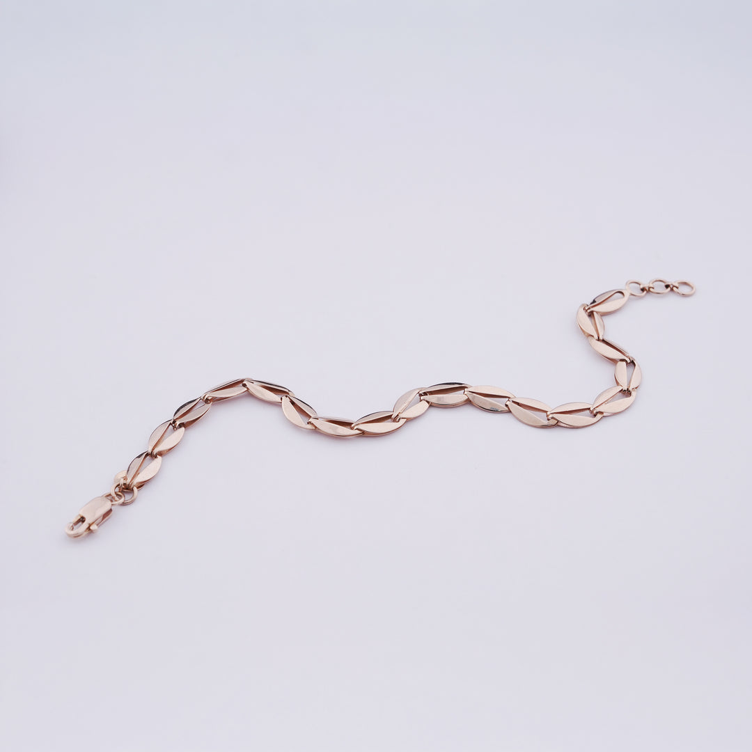 18K Timeless Gold Bracelet for Everyday Wear