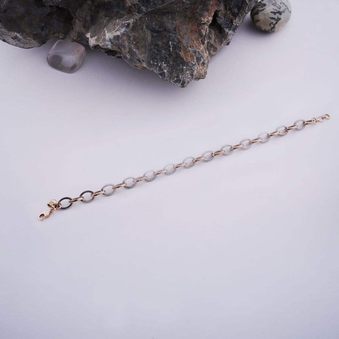 18K Timeless Gold Bracelet for Everyday Wear