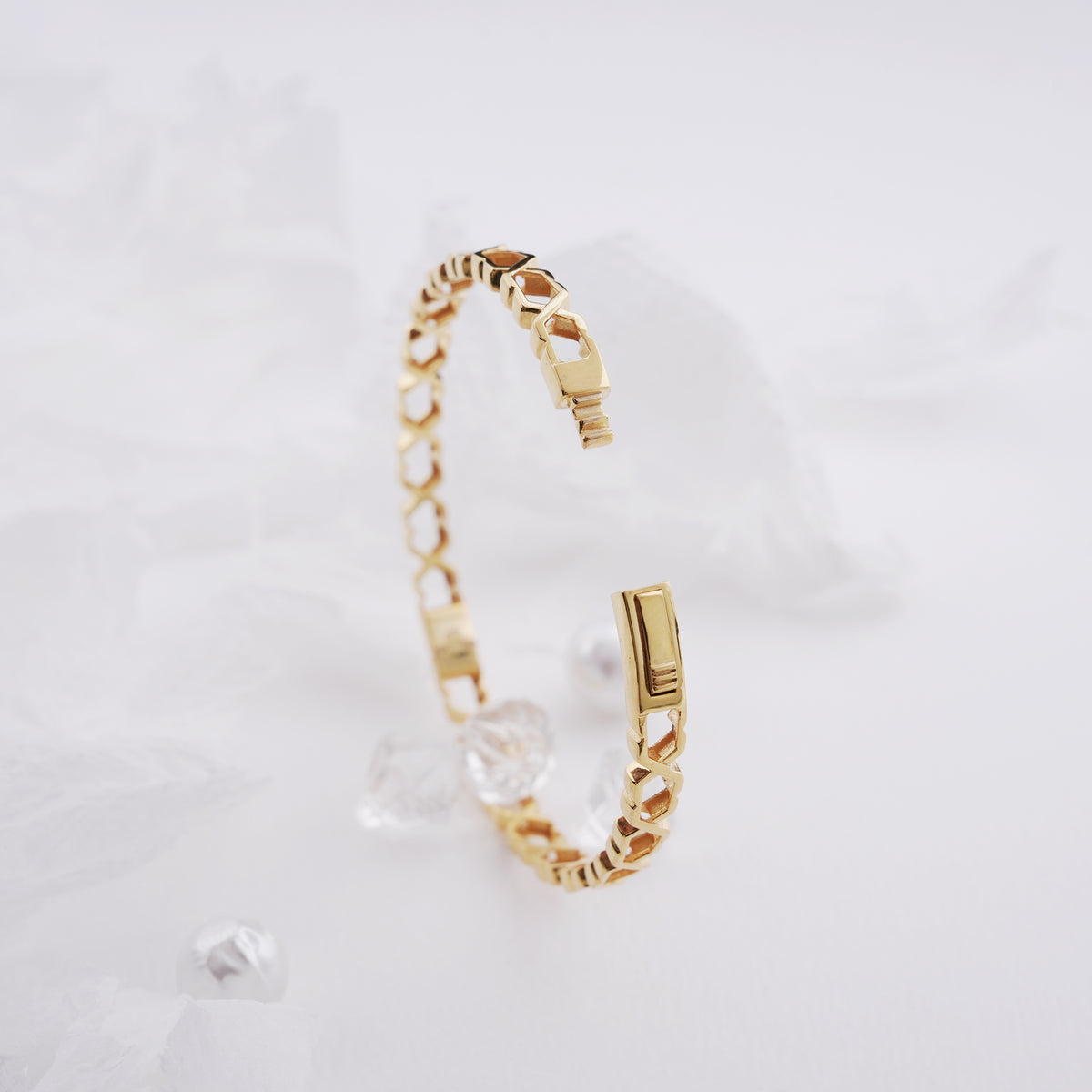 9k gold bangle