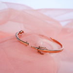 Load image into Gallery viewer, 9K Gold Heart Bangle
