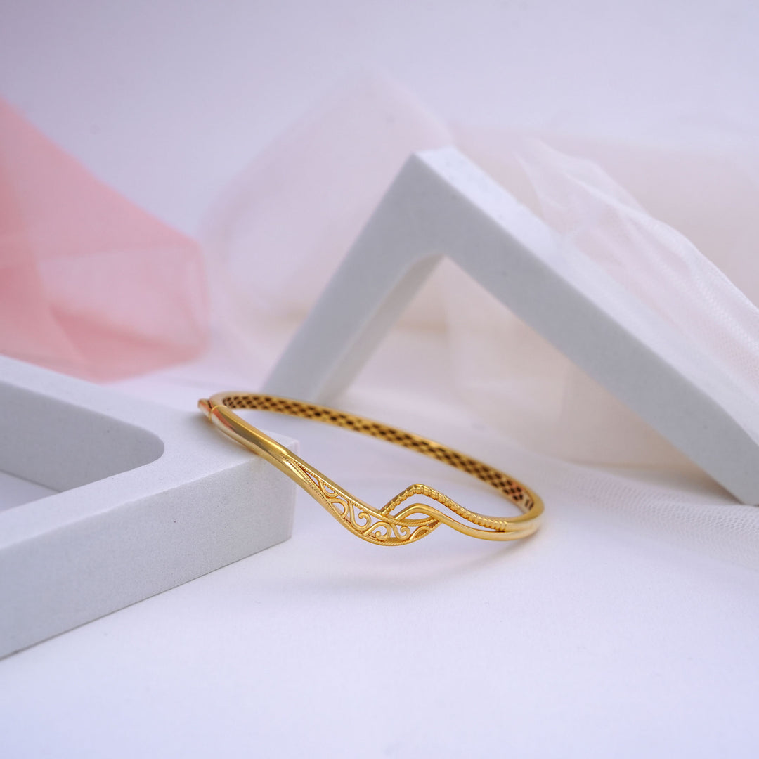 9K Gold Bangle