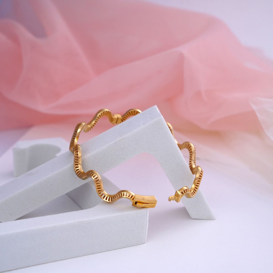 9K Gold Bangle