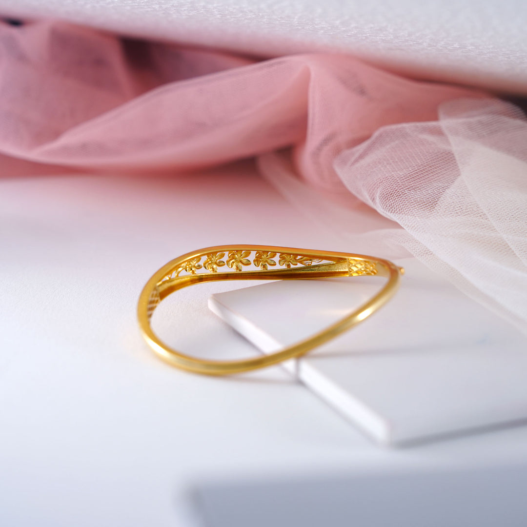 9K Gold Bangle