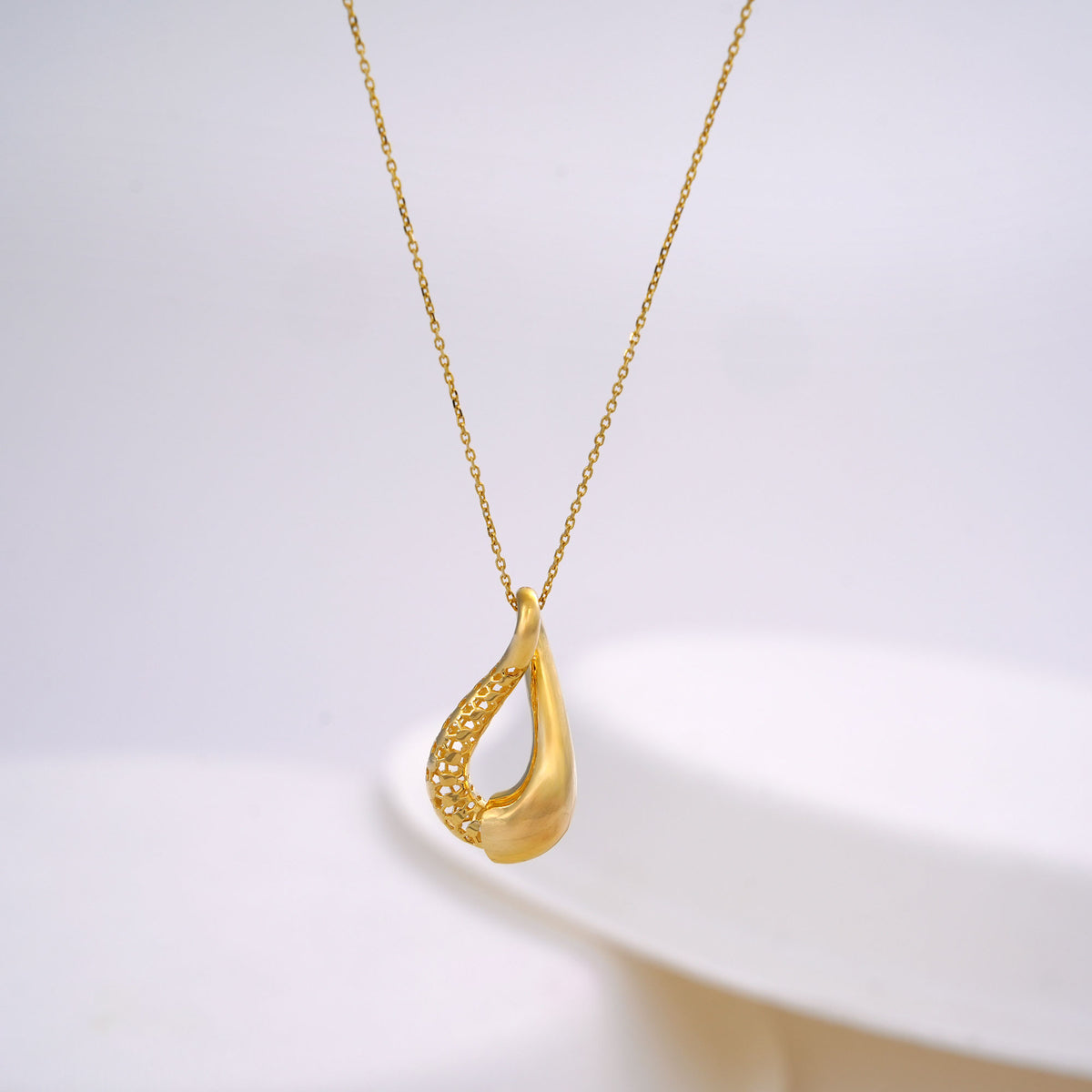 9k gold necklace