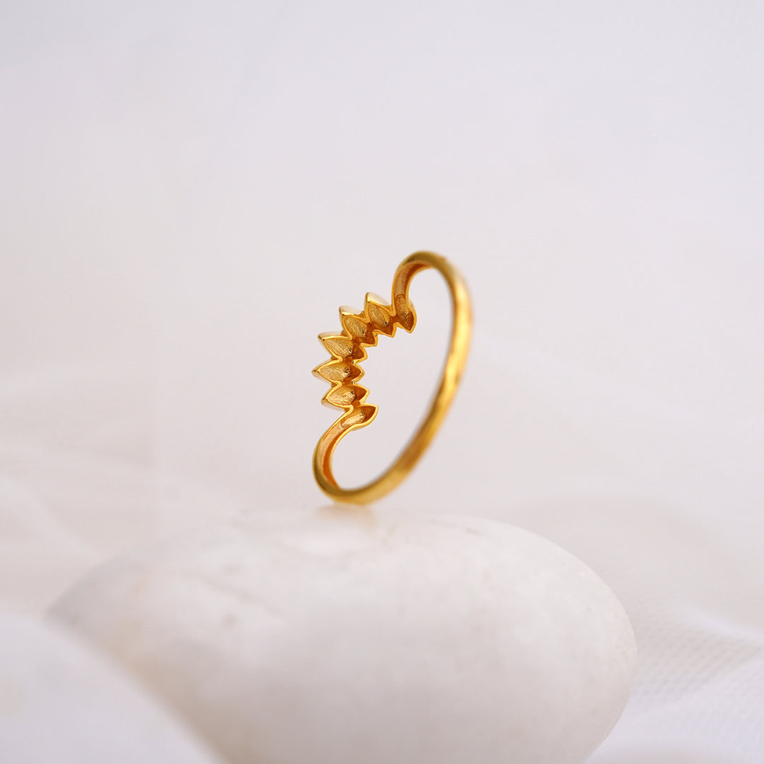 9K Gold Floral Ring