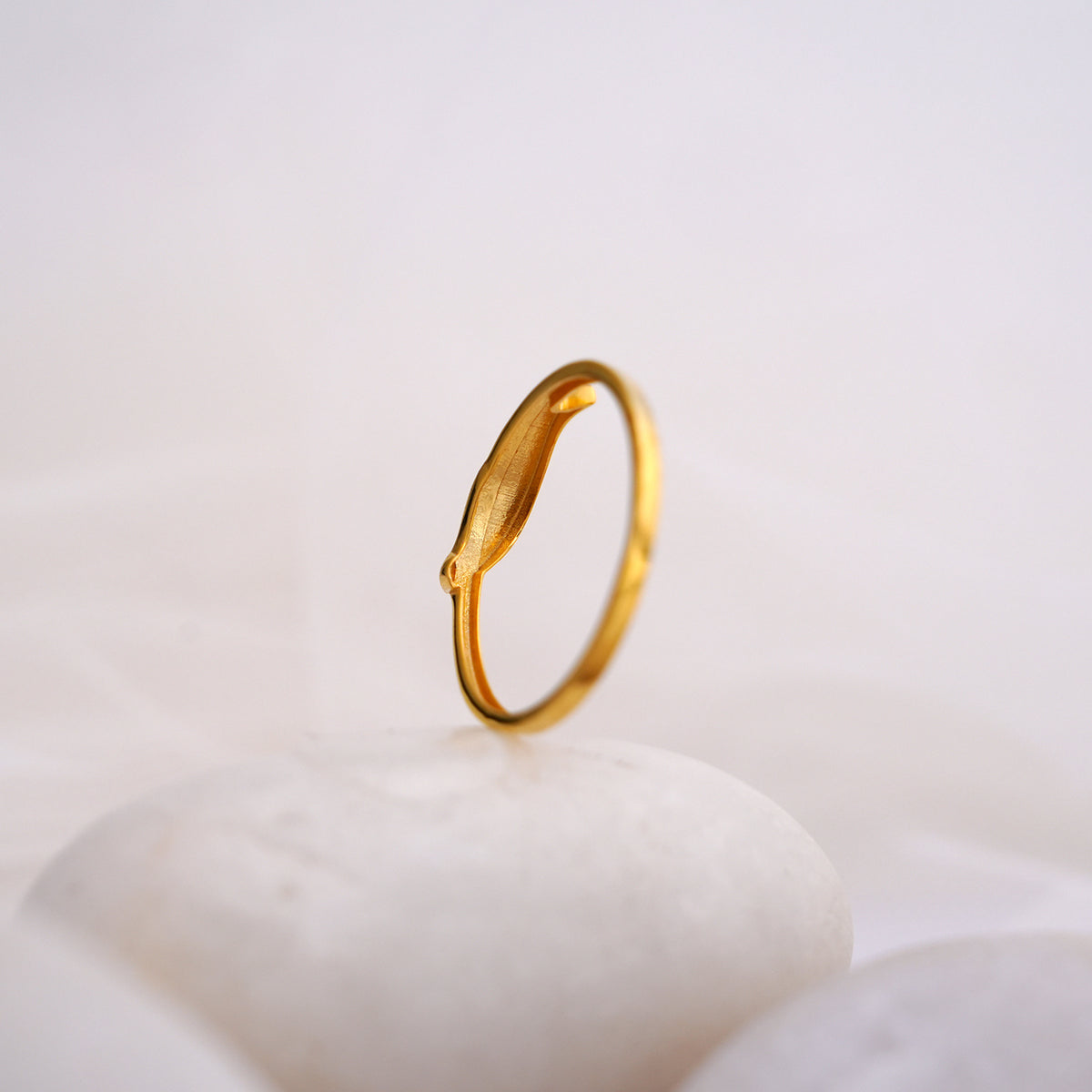 9k gold ring