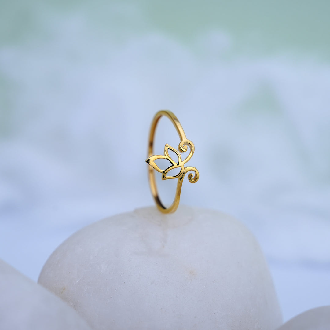 9K Gold Floral Ring