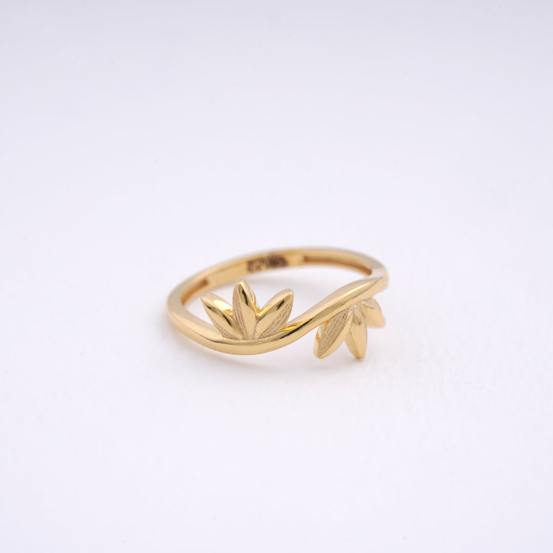 9K Gold Leaf Ring