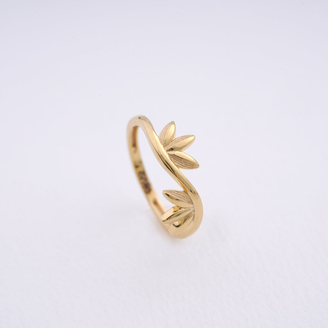 9K Gold Leaf Ring