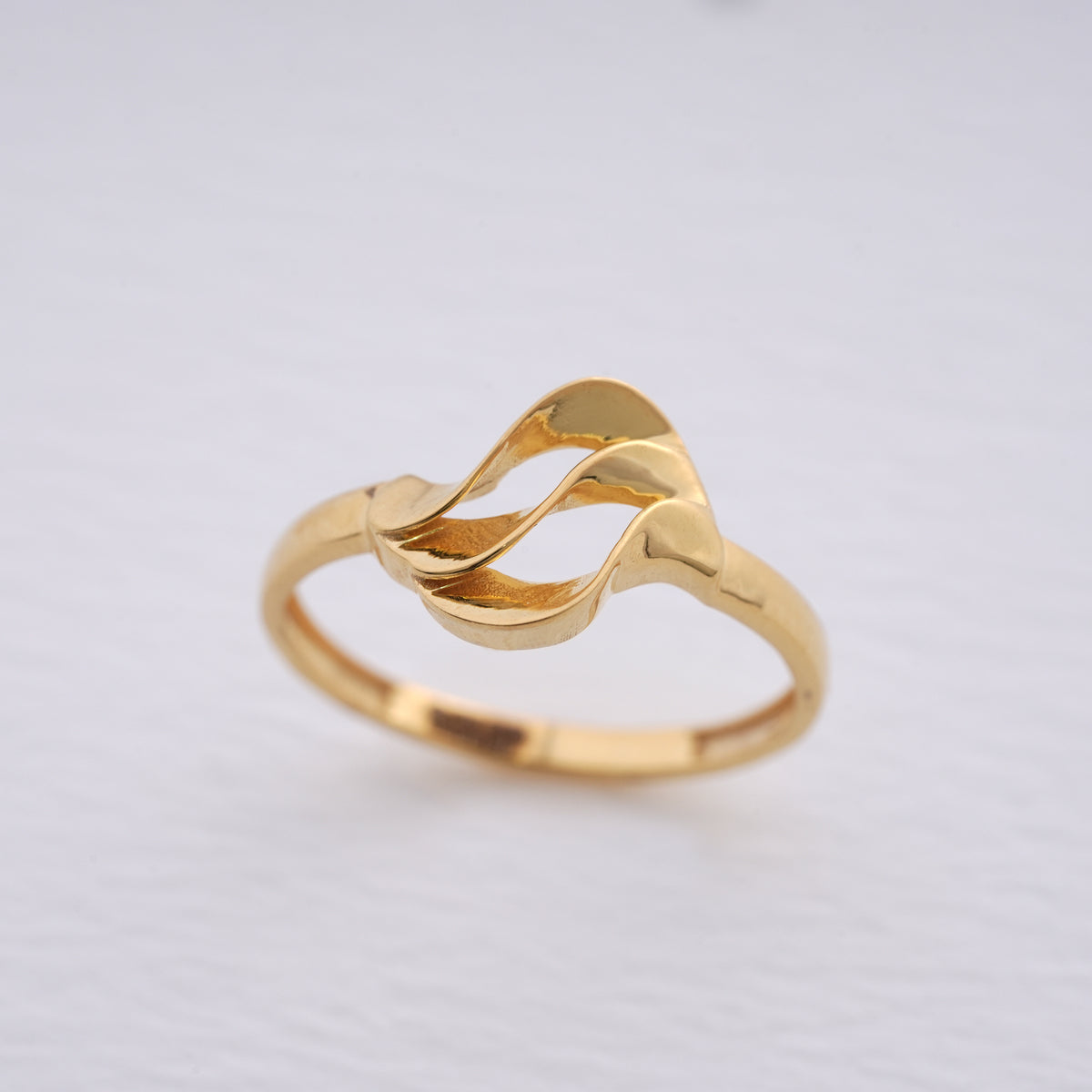 9k gold ring