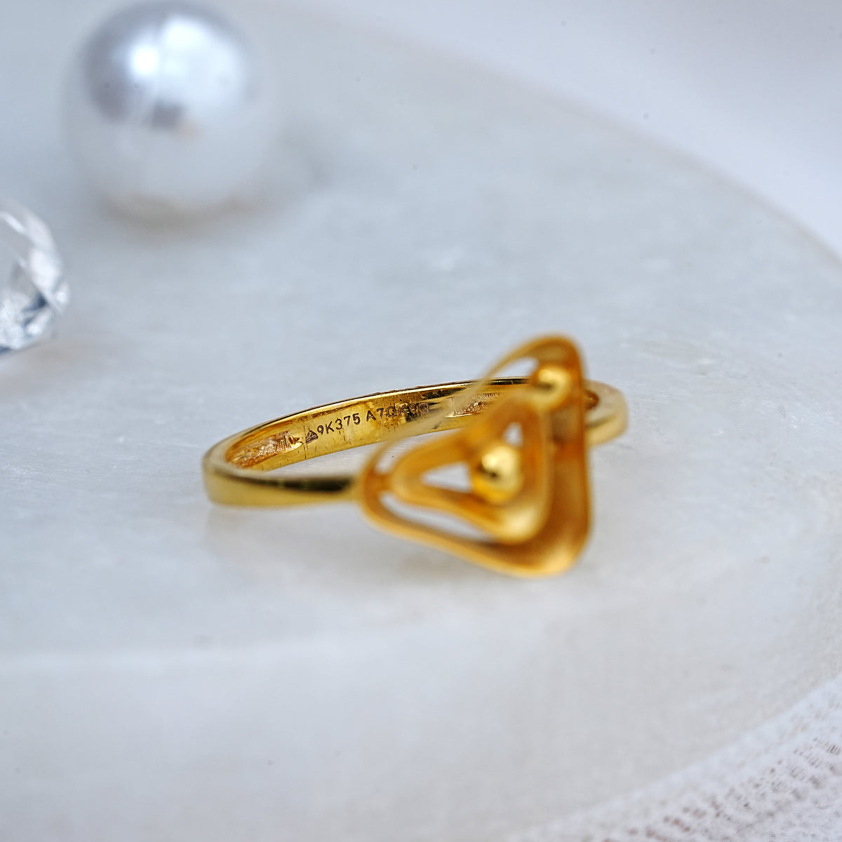 9k gold ring for office wear