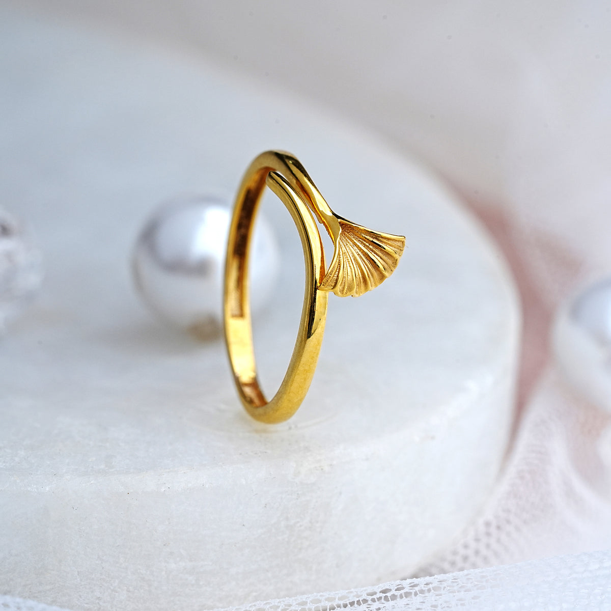 9k gold floral ring for daily wear, office wear