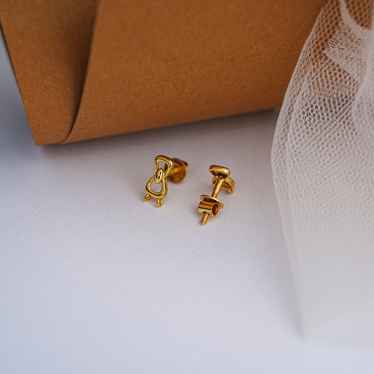 9k gold stud earrings for daily wear