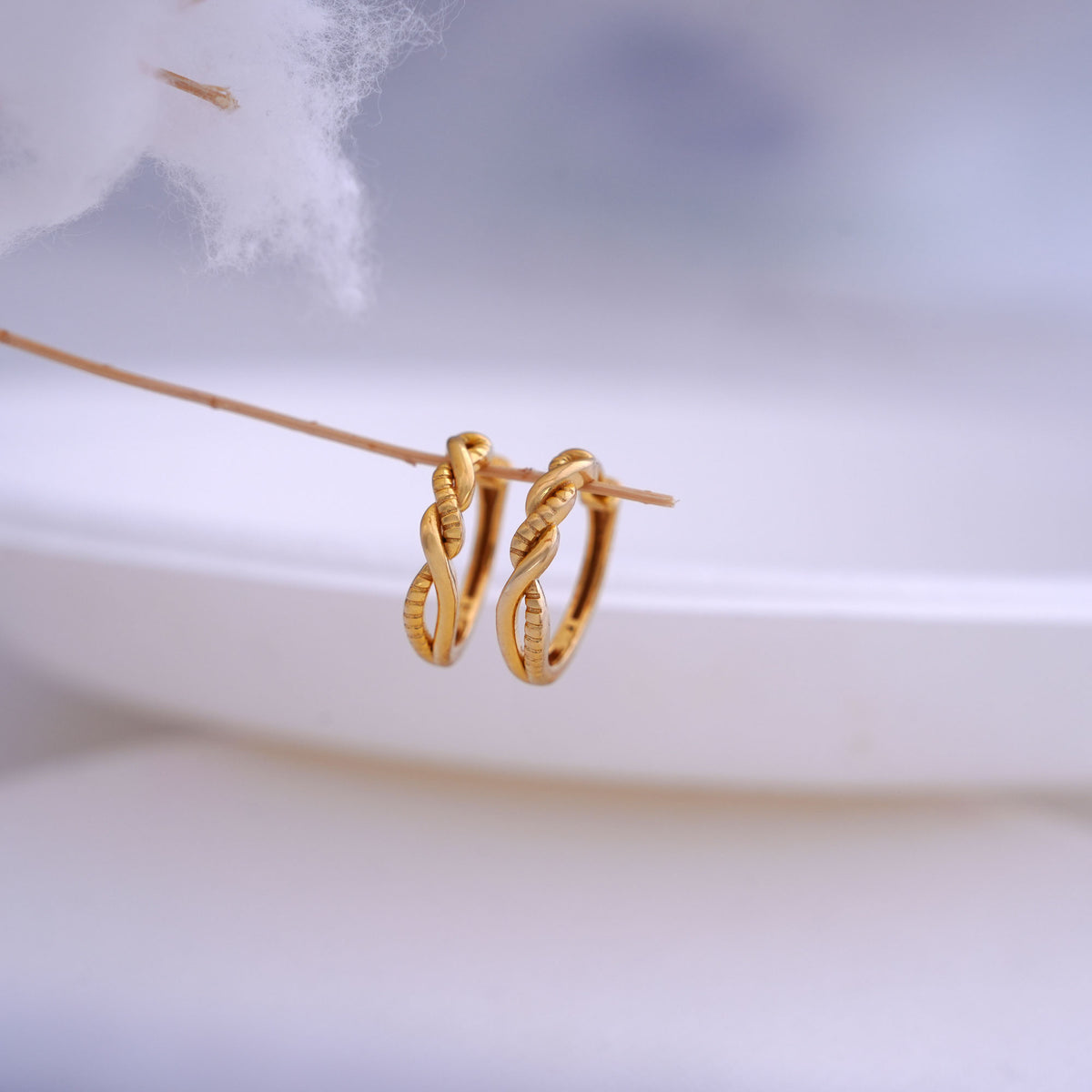 9k gold hugging earrings