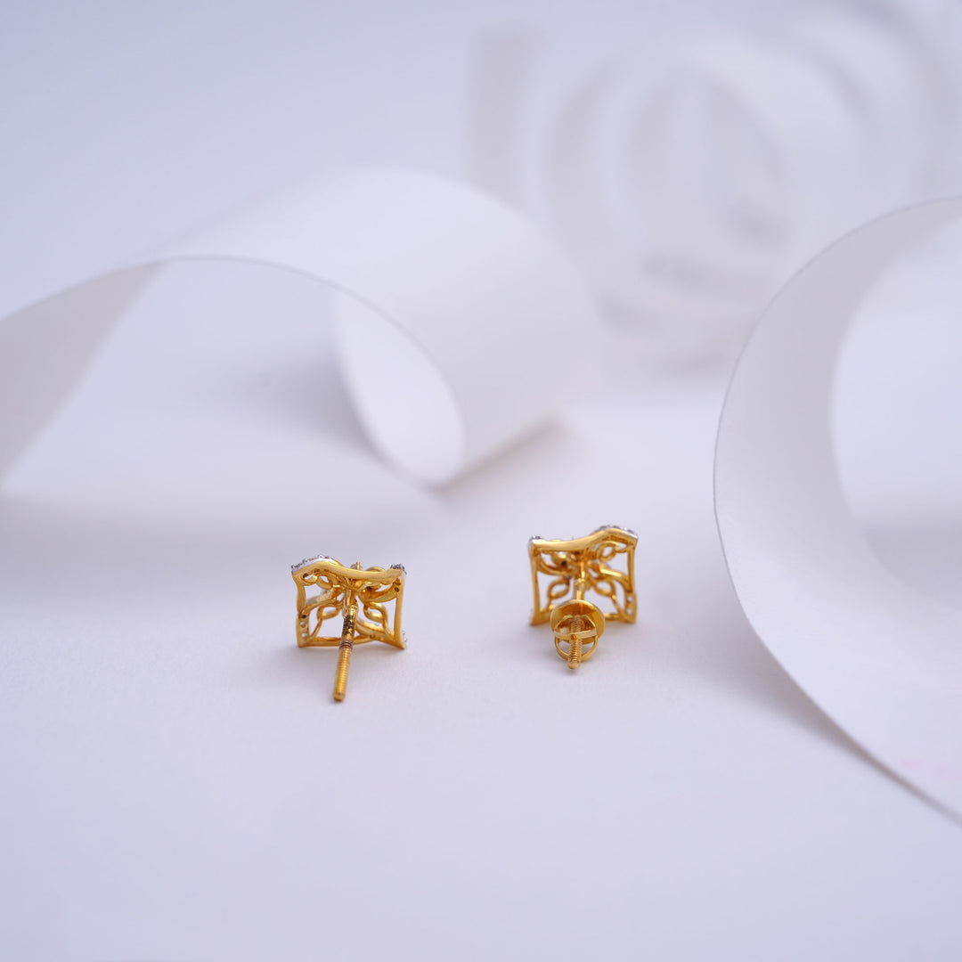 9K Gold Stud Caia