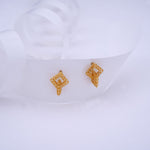 Load image into Gallery viewer, 9K Gold Stud Caia
