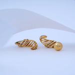 Load image into Gallery viewer, 9K Gold Stud Earrings Caia

