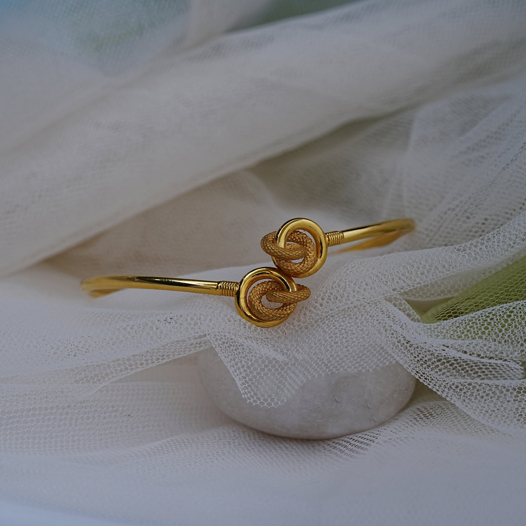 9K Gold Oval Bangle for Office Wear
