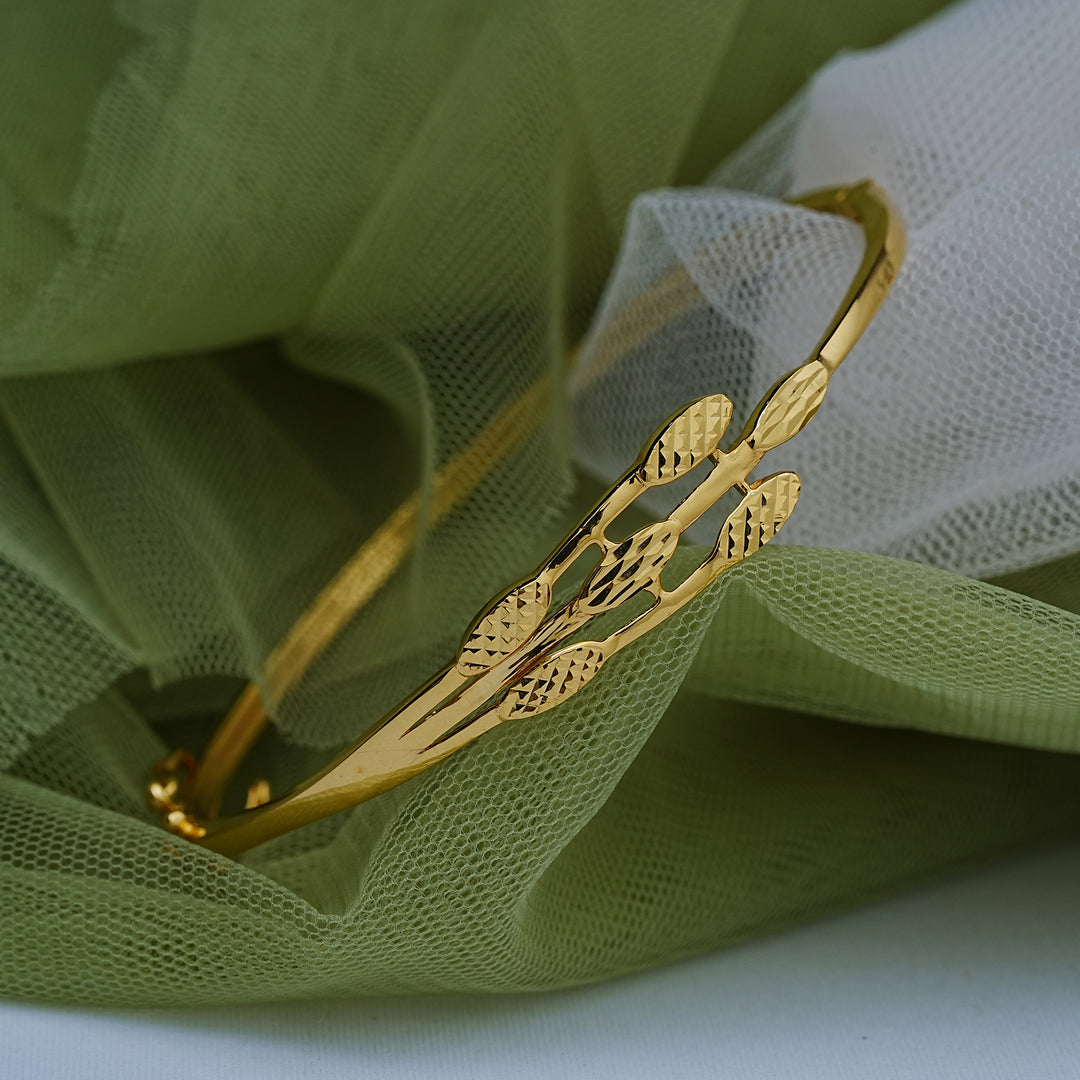 9K Gold Bangle