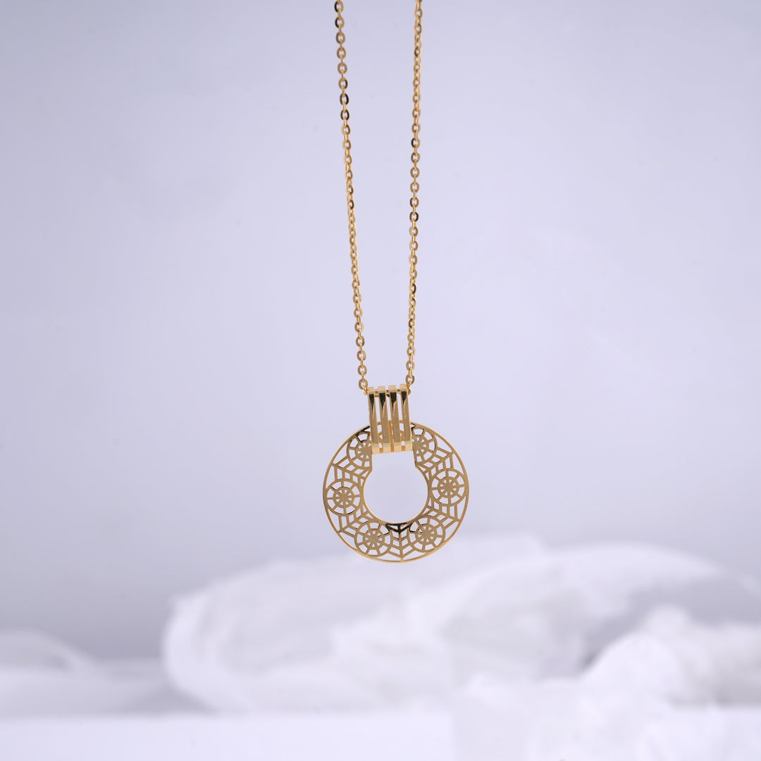 9K Gold Pendant Necklace