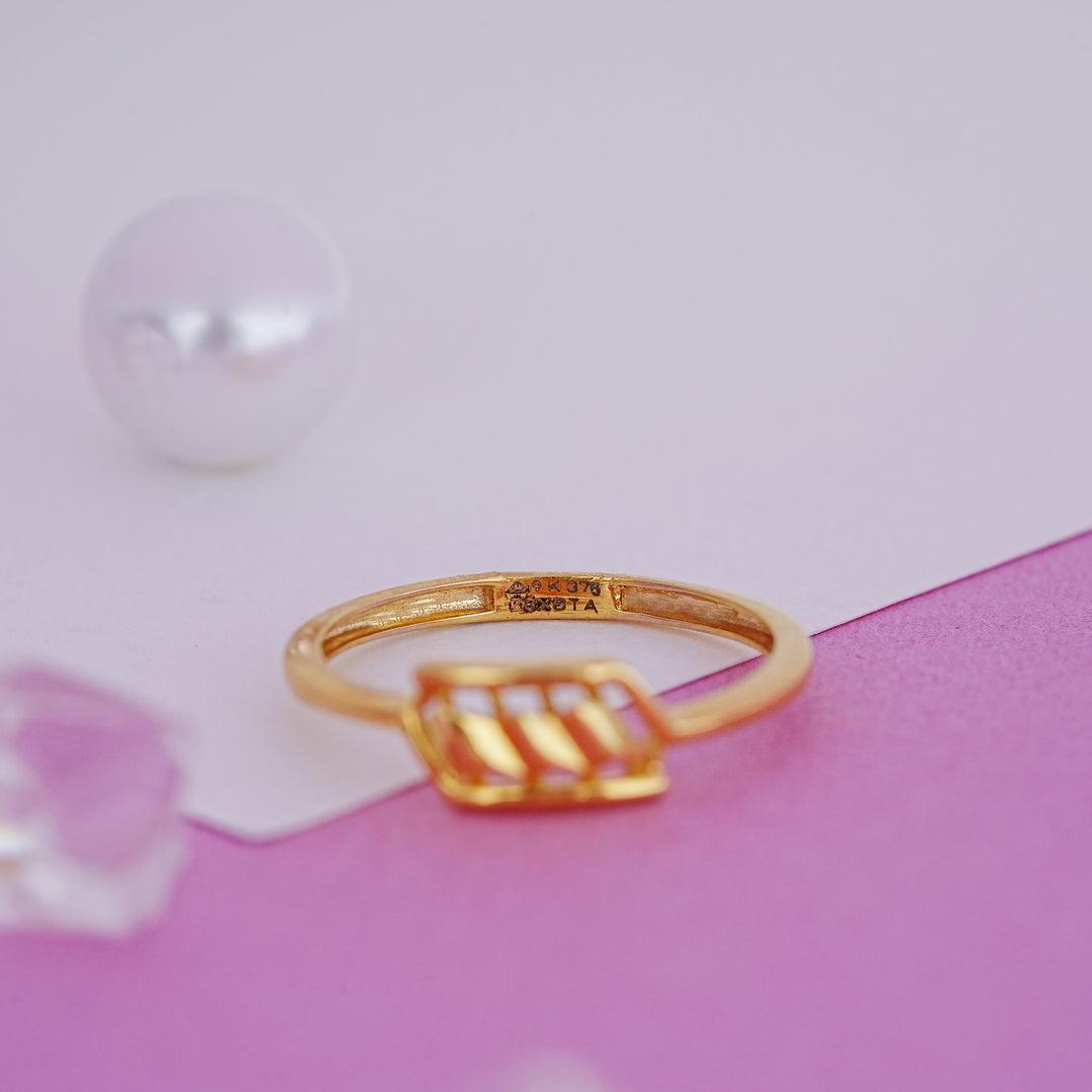9K Gold Ring for Office Wear