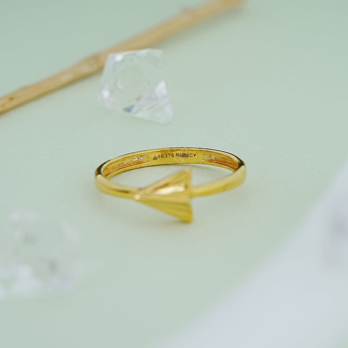 9k gold ring for office wear