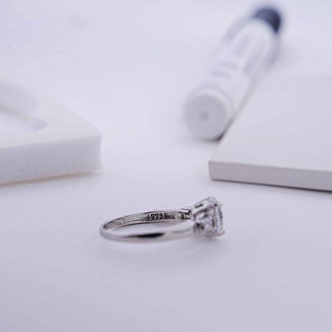 925 Silver Ring with Swarovski Stone