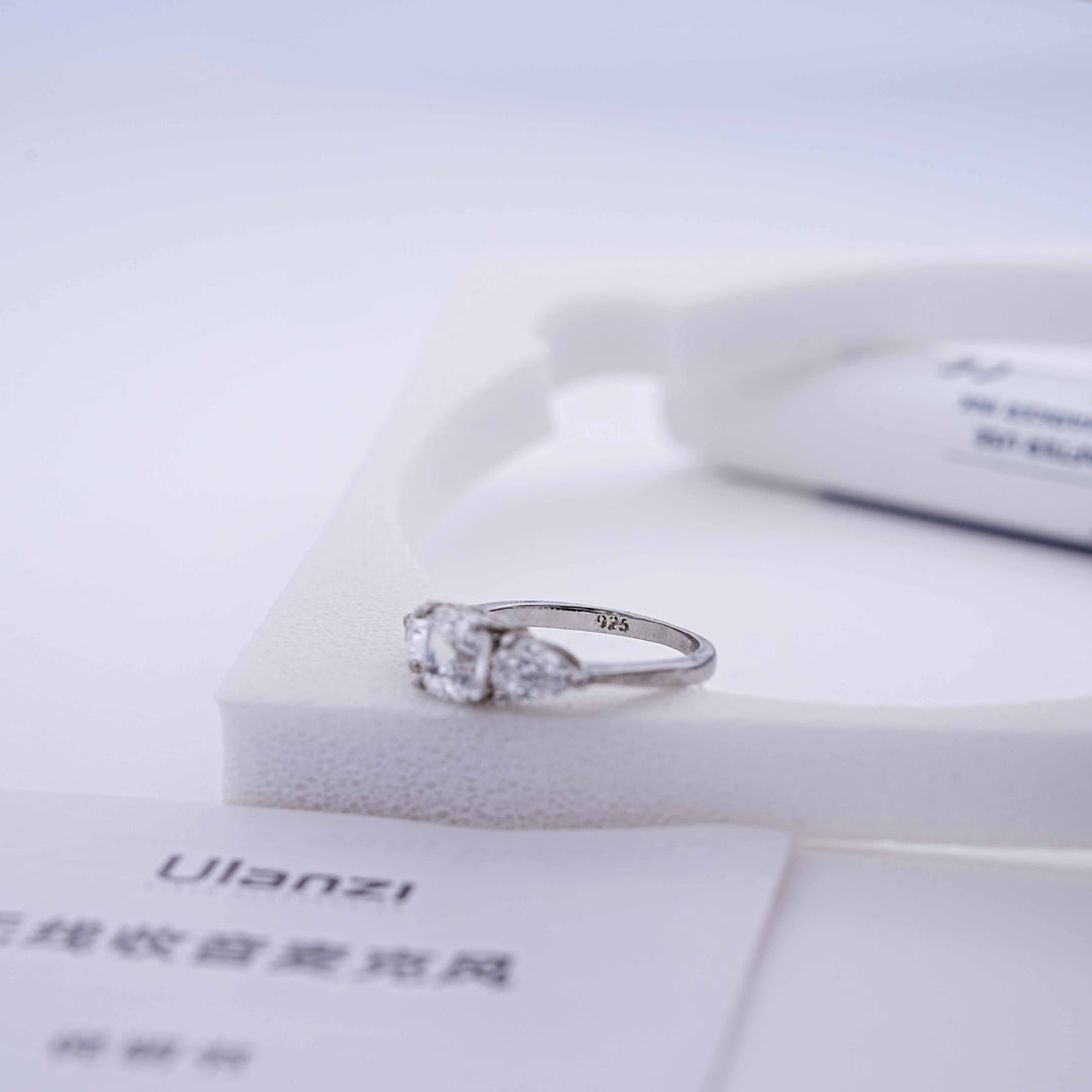 925 Silver Ring with Swarovski Stone