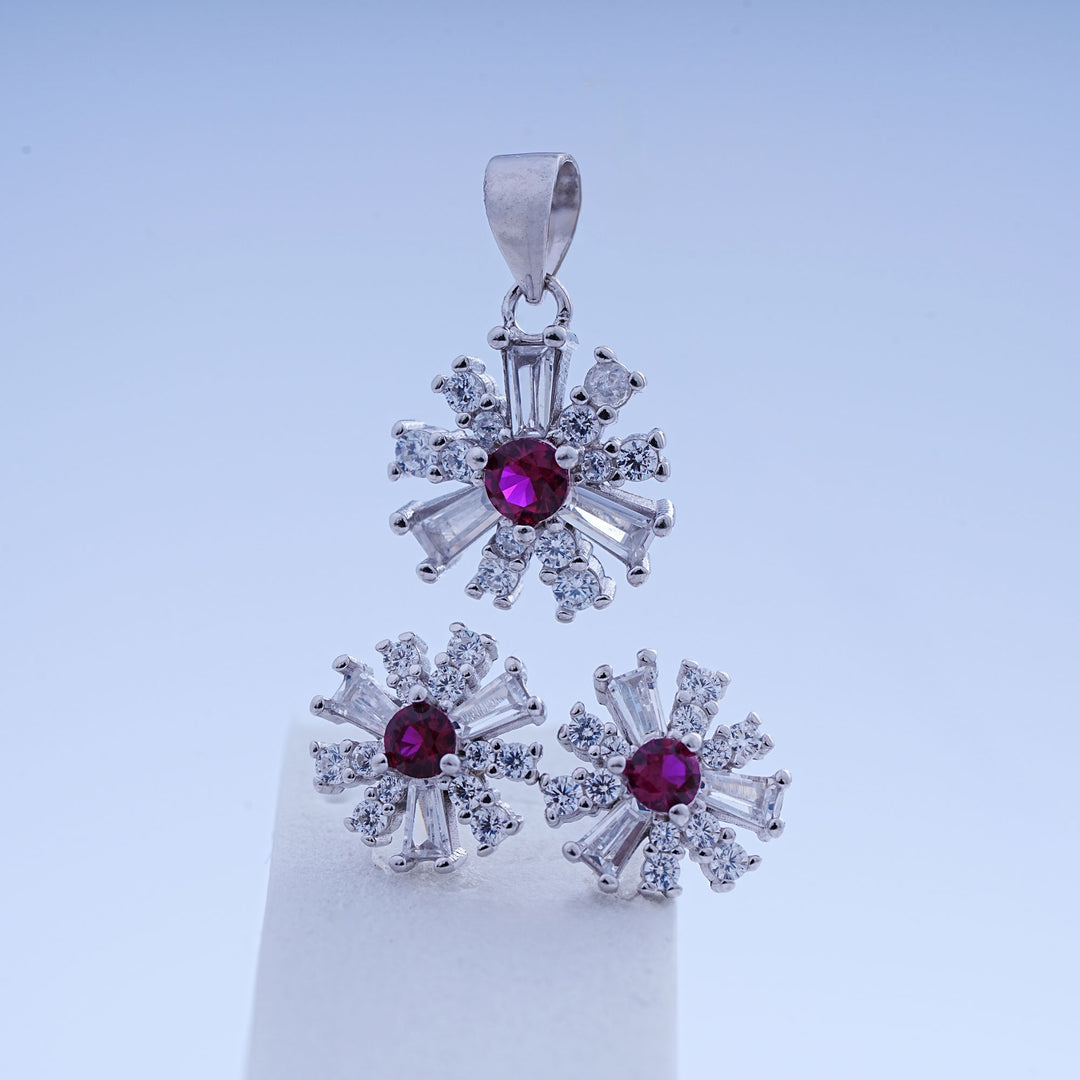 925 Silver Pendant with matching pair of stud