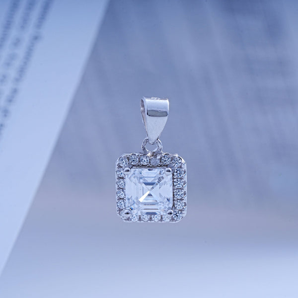 925 Silver Pendant with matching pair of stud SEO Silver