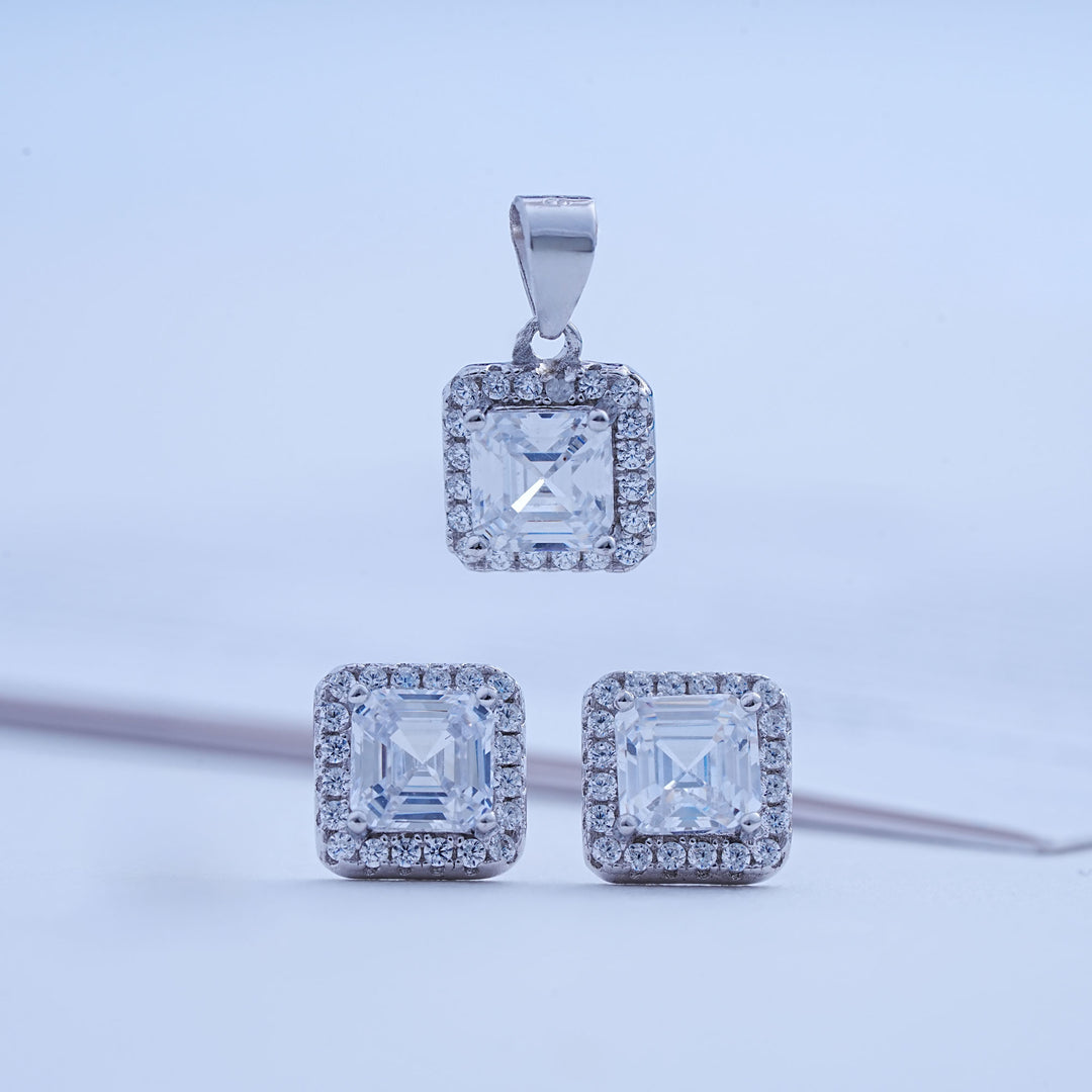 925 Silver Pendant with matching pair of stud