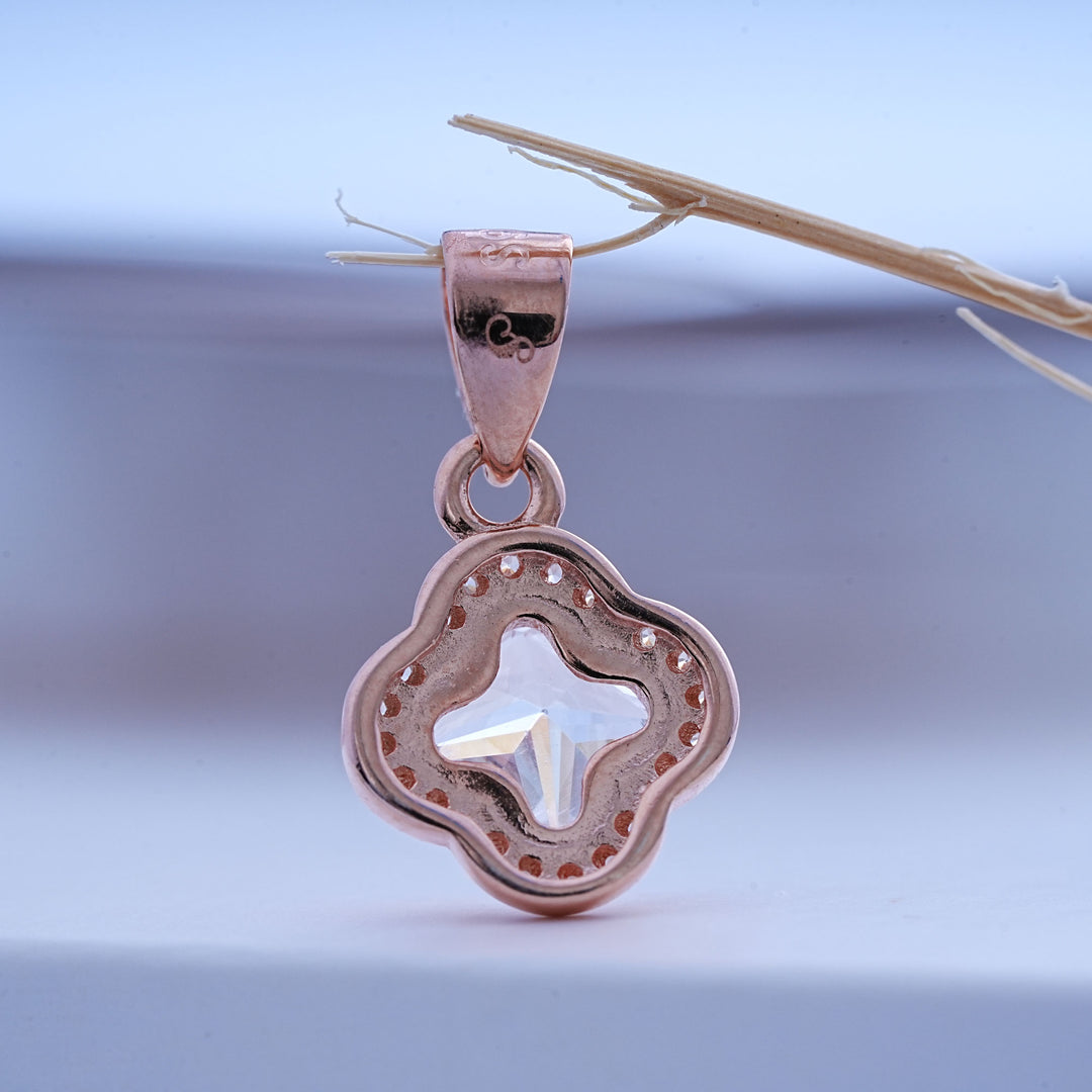 925 Silver Pendant with matching pair of stud