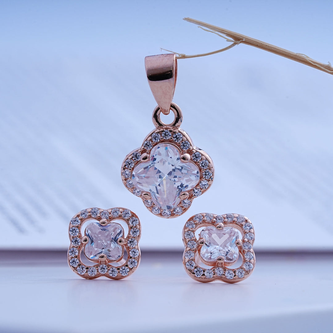 925 Silver Pendant with matching pair of stud